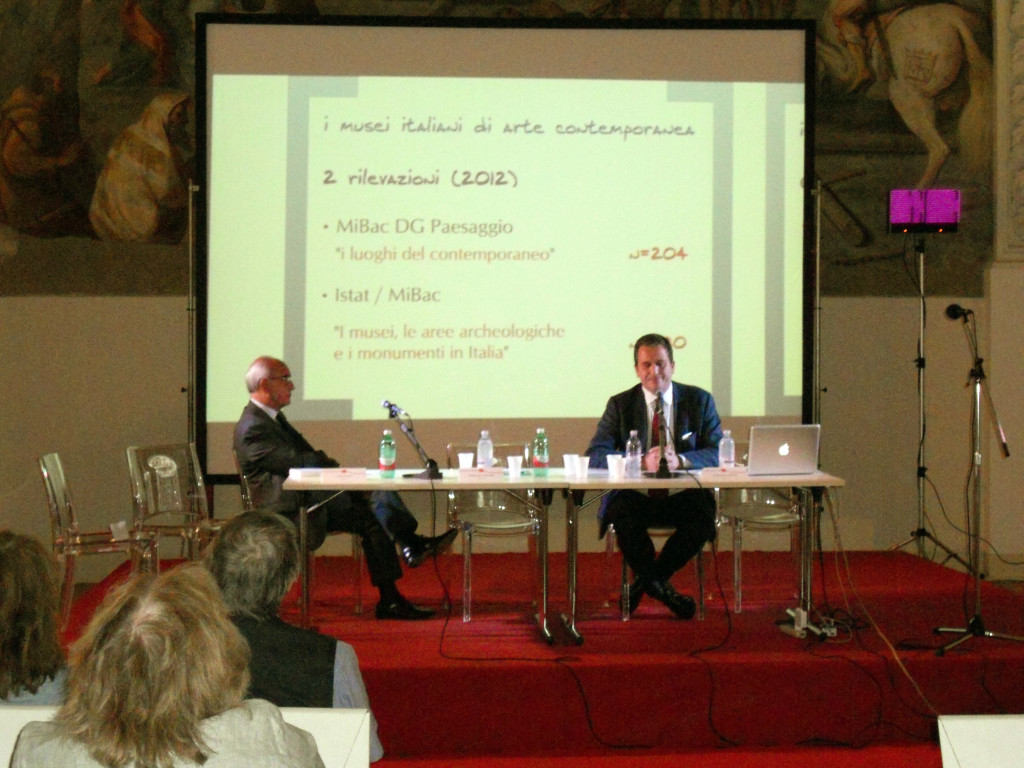 Al Tavolo, Ledo Prato, segretario generale CIDAC  e a destra, Ludovico Solima, professore di Economia e Gestione degli enti culturali alla Seconda Università di Napoli. 
